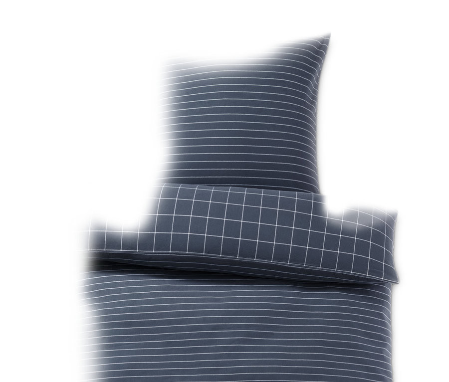 Blaue Flanell-Bettwäsche mit Streifen- und Karomuster.