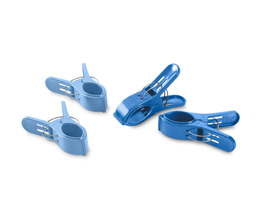 Vier blaue Handtuchclips.