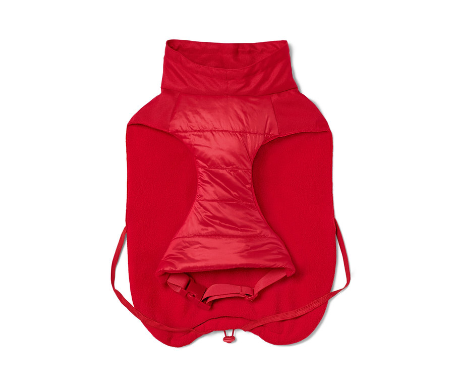 Eine rote Hundejacke.