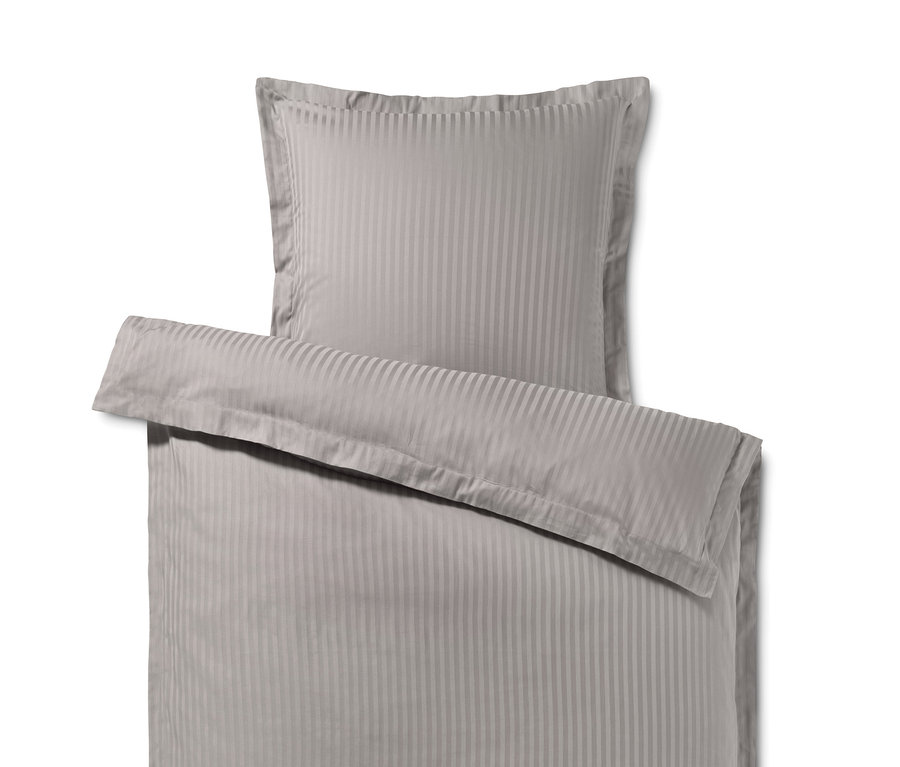 Gestreifte, graue Premium-Satin-Bettwäsche.