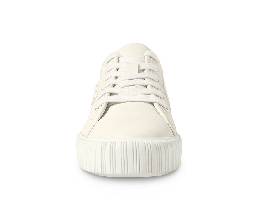 Detailaufnahme eines Leder-Sneakers.