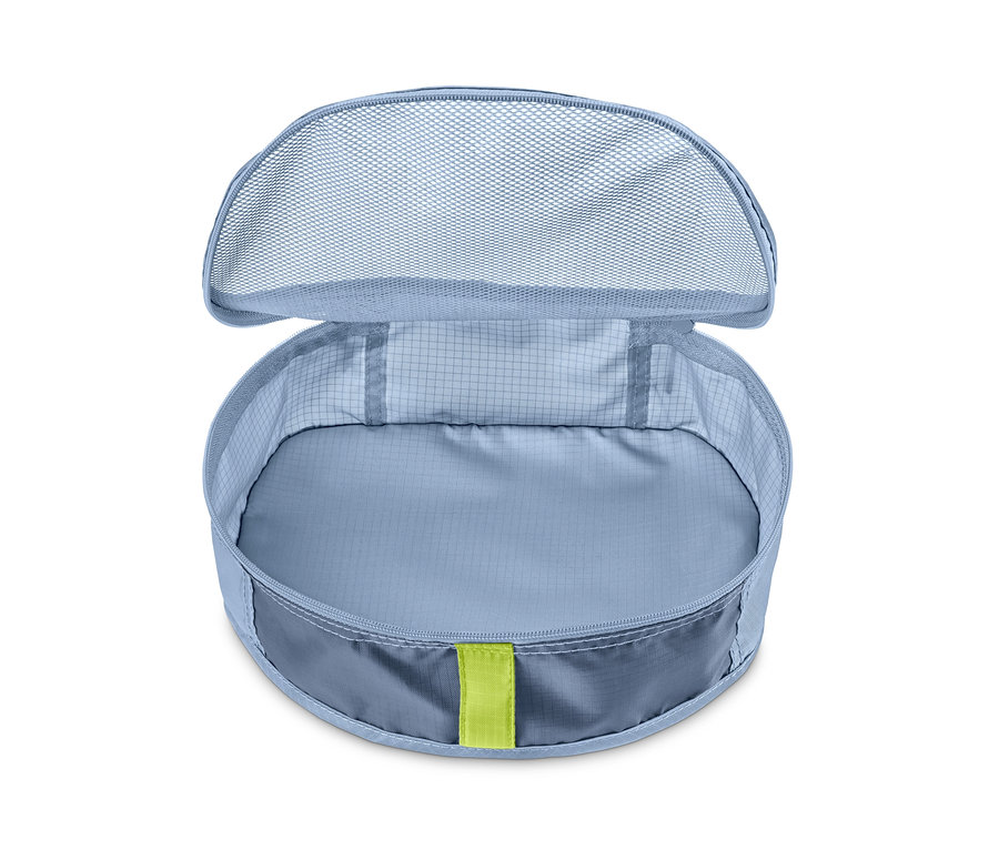 Offener blauer 2 Rucksack-Organizer mit Netzteil oben.
