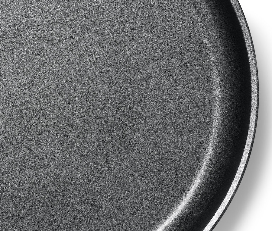 Detail einer Profi-Aluminium-Pfanne.