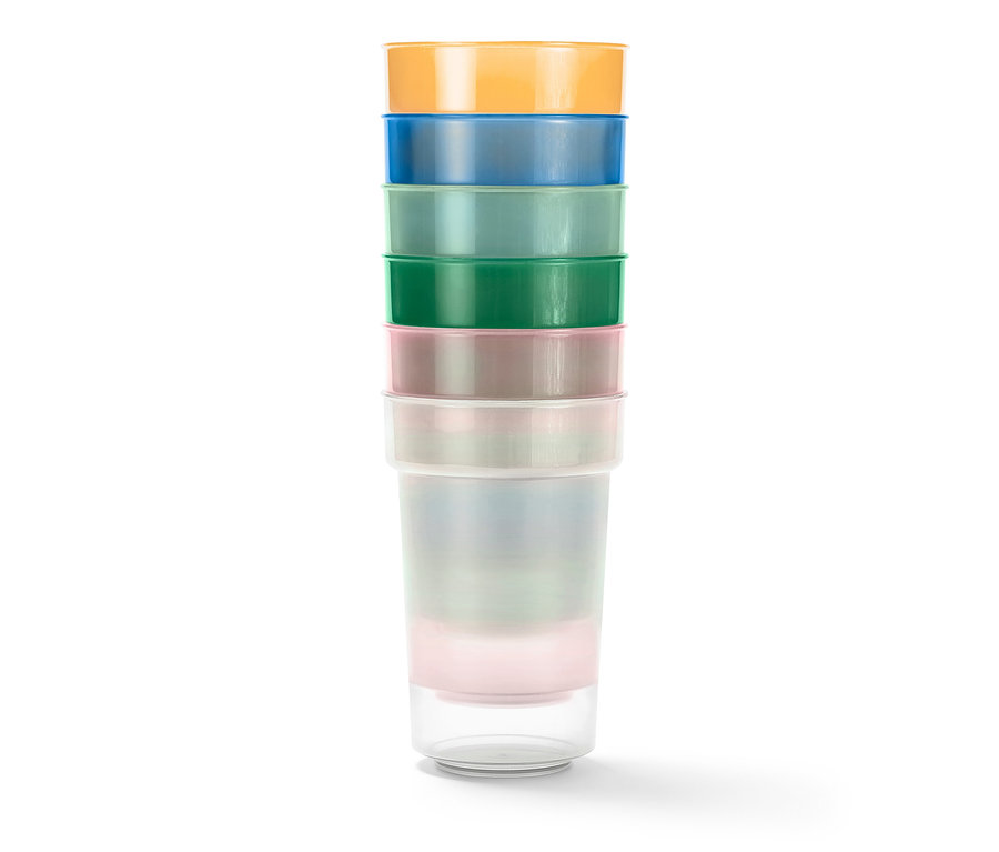 Gestapeltes Kinderbecher-Set in Orange, Blau, Petrol, Grün und Pink.