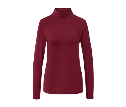 Rotes Shirt mit Stehkragen.