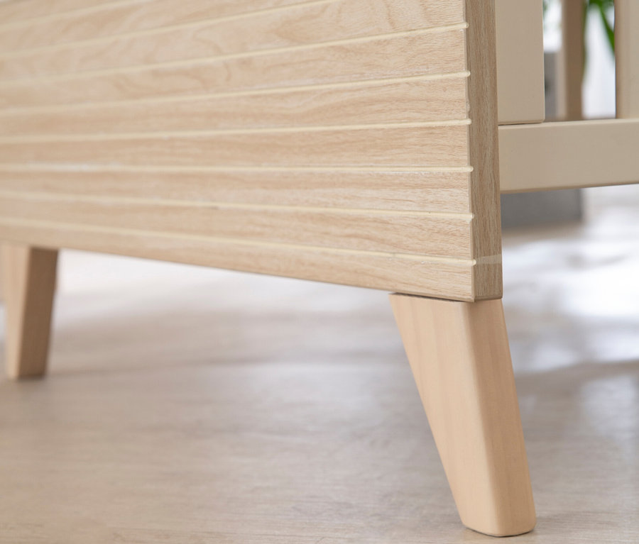 Detail einer Ecke des roba Sets »Sidney« 2-teilig, Kaschmir, mit Holzfüßen.