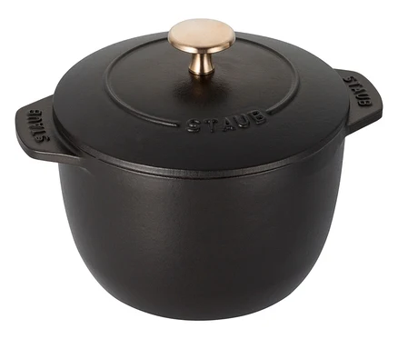 Schwarze, runde STAUB Reis-Cocotte, 16 cm, mit Deckel und goldenem Knauf.