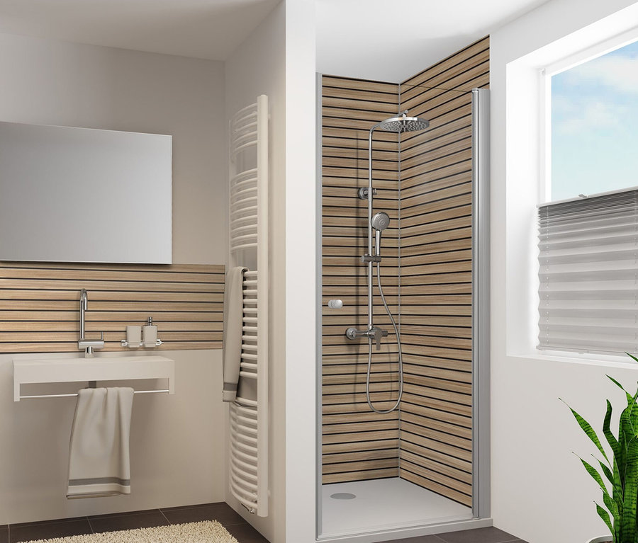 Ein Badezimmer mit einer Dusche mit einer Breuer®-Rückwand »Scandi« horizontal, ca. 100 x 210 cm, einer Breuer®-Rückwand »Scandi« horizontal, ca. 100 x 255 cm und einer Breuer®-Rückwand »Scandi« horizontal, ca. 150 x 255 cm.