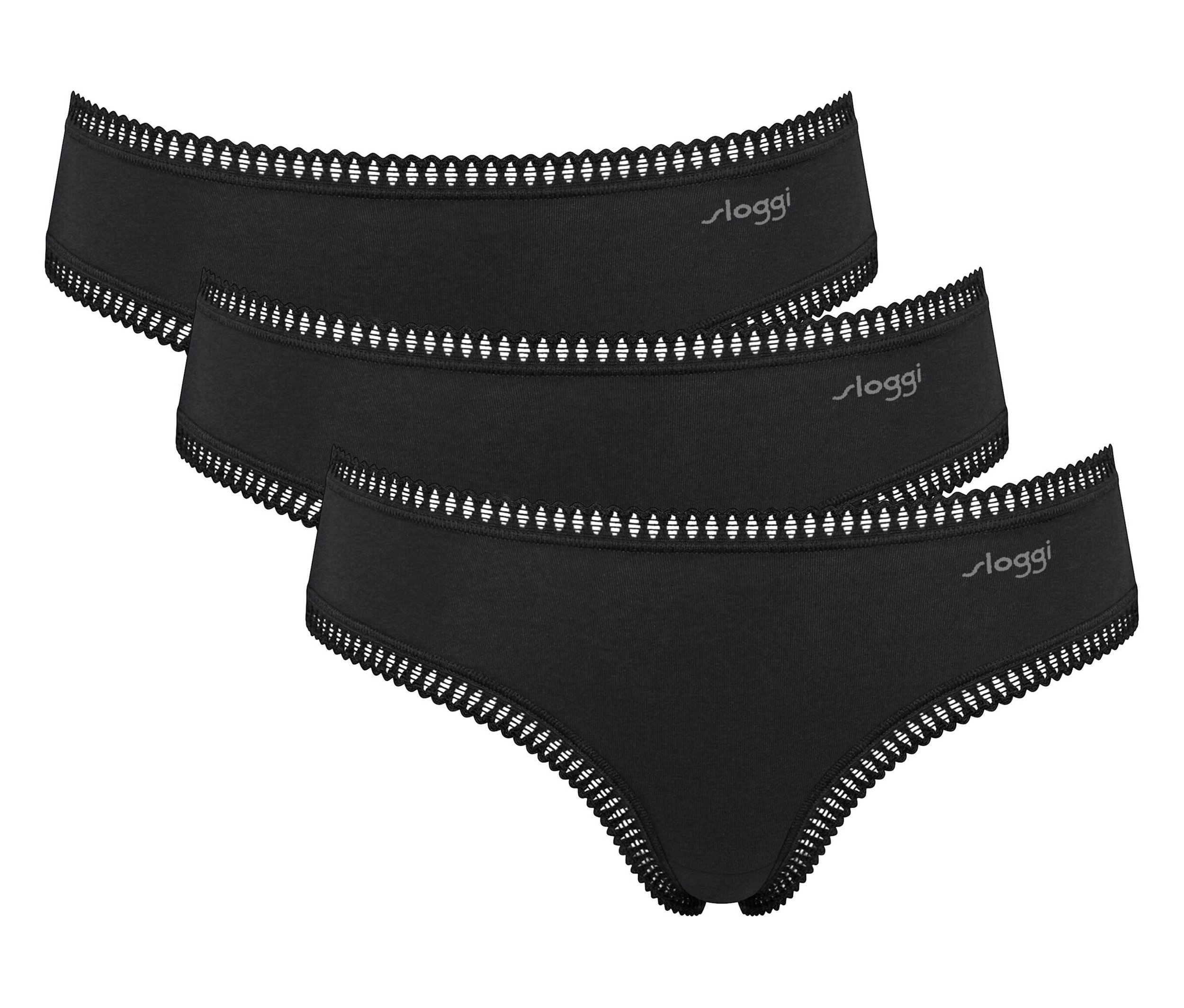 Drei schwarze Sloggi Slips mit Spitzenrand liegen übereinander.