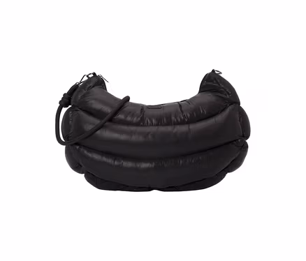 Schwarze, gepolsterte FILA Tasche in Halbmondform mit Seilriemen.