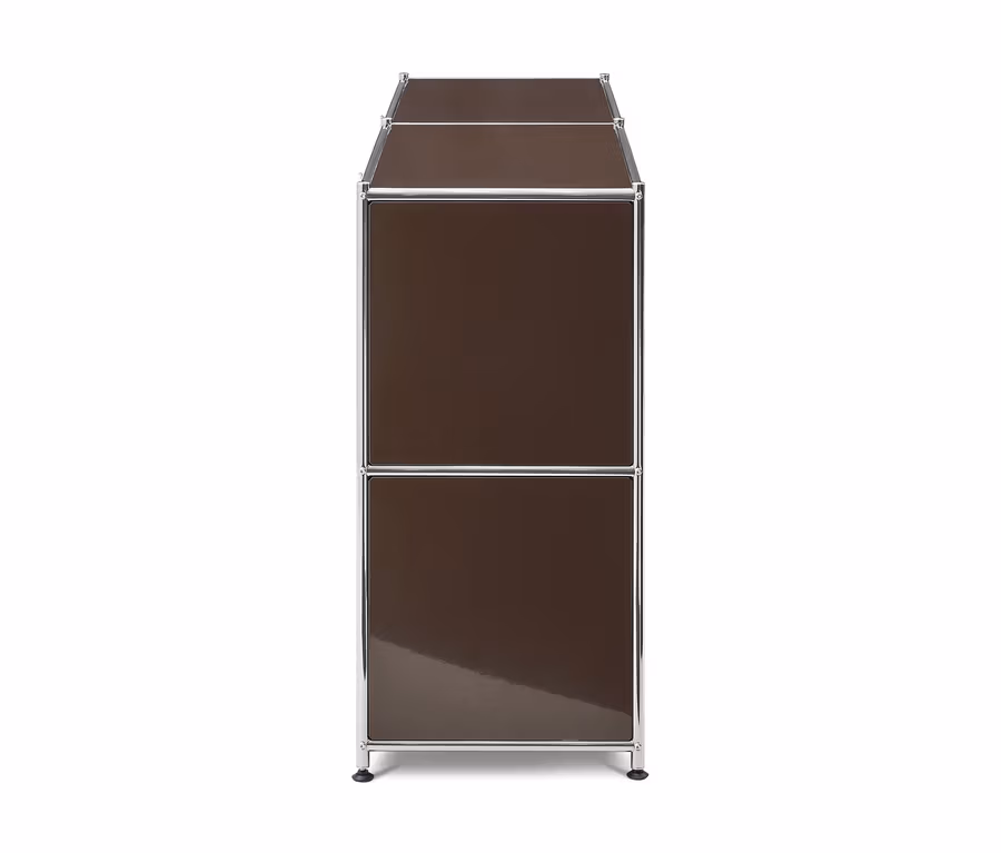 Brauner Modulschrank mit Chromrahmen, bestehend aus zwei übereinanderliegenden Fächern mit glänzenden braunen Paneelen und kleinen dunklen Füßen.