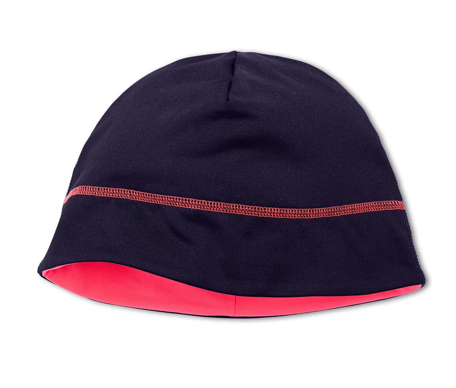 Dunkelblaue Mütze mit pinkfarbenem Futter und Zierstich.
