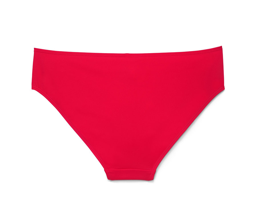 Roter Bikinislip auf weißem Hintergrund.