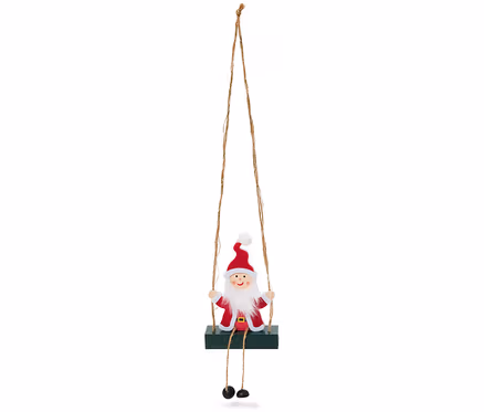 Ein hölzerner Santa Claus hängt an einem Seil.
