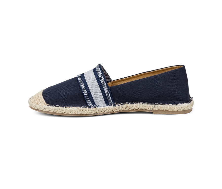 Marineblaue Espadrilles.