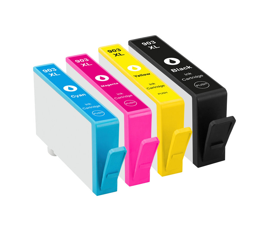 Vier Tintenpatronen in verschiedenen Farben (Cyan, Magenta, Gelb und Schwarz) in einer Reihe angeordnet. Zu sehen ist NINETEC Tintenpatrone »NT4-903XL«, 4er-Set für HP OfficeJet Modelle