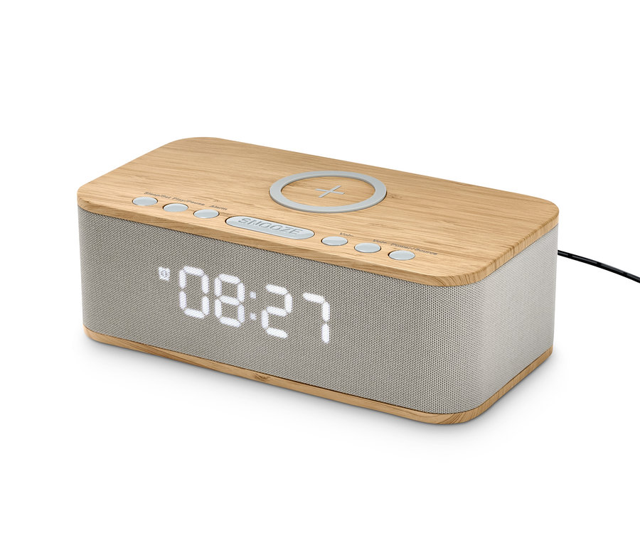 Detailansicht eines Weckers mit kabelloser Ladefunktion und Bluetooth®. Das Display zeigt die Uhrzeit 08:27.