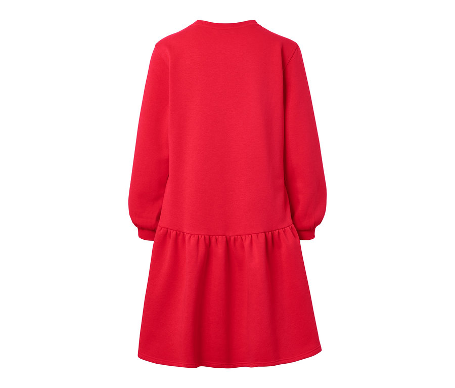 Rotes Sweatkleid mit langen Ärmeln.
