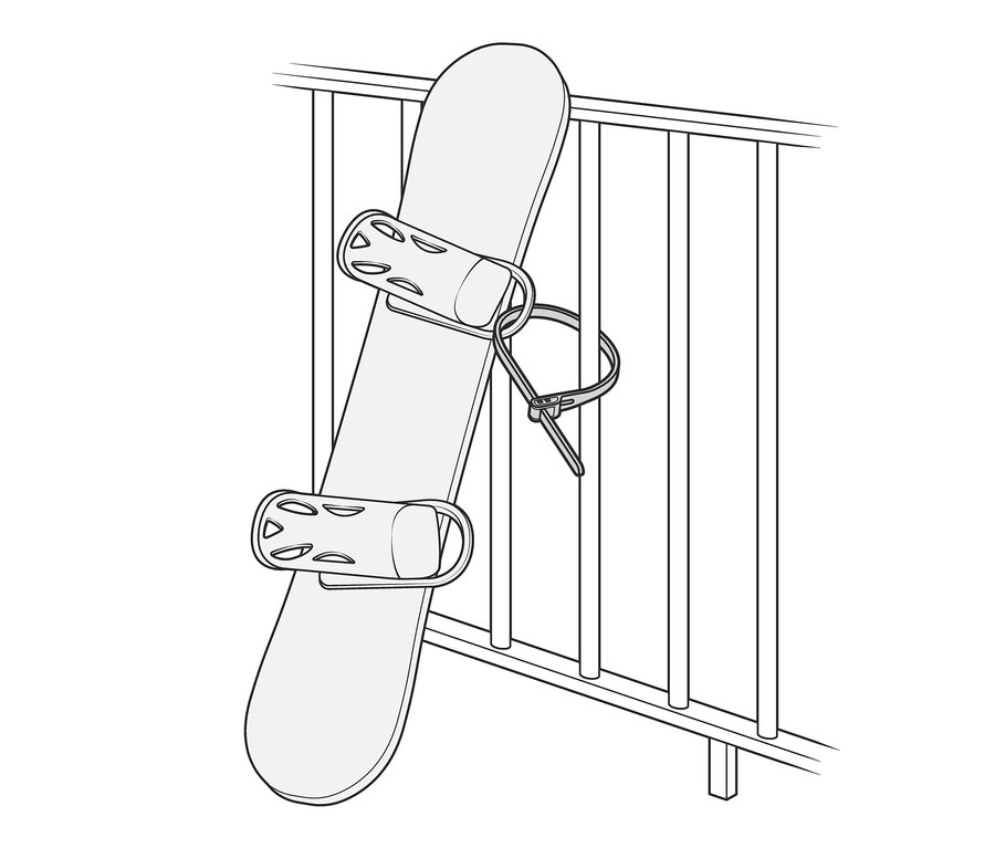 Snowboard ist mit einem Kabelbinderschloss an einem Geländer befestigt.