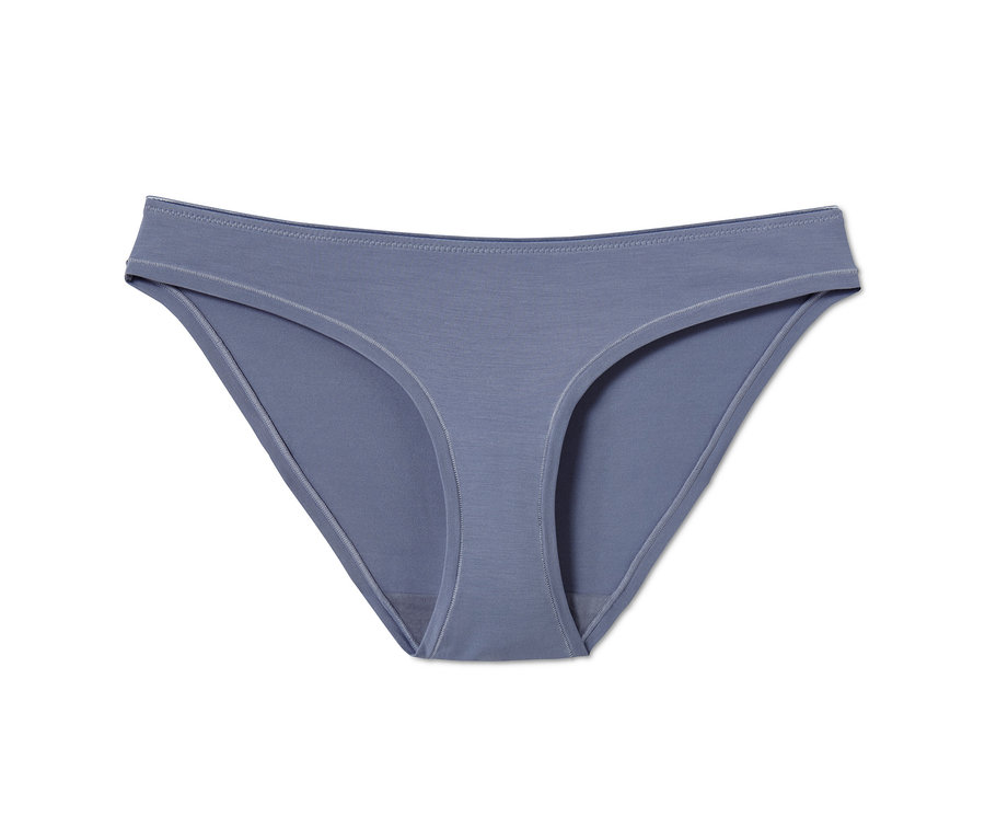 Ein blauer Slip von 3 Slips