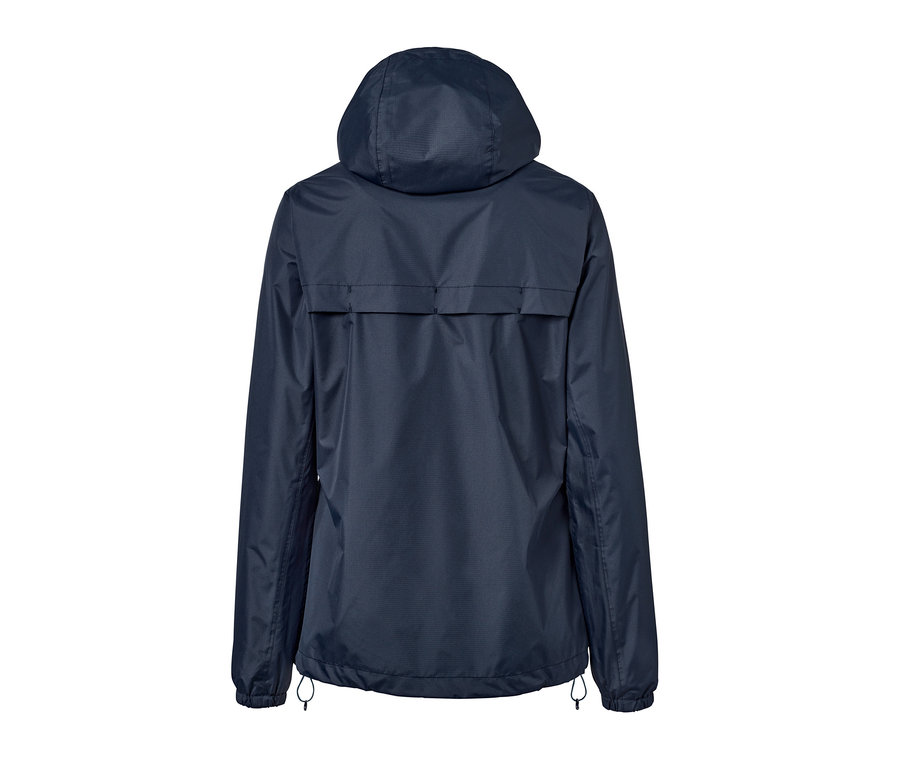 Dunkelblaue Lightweight-Regenjacke »pack me« von hinten mit Kapuze.