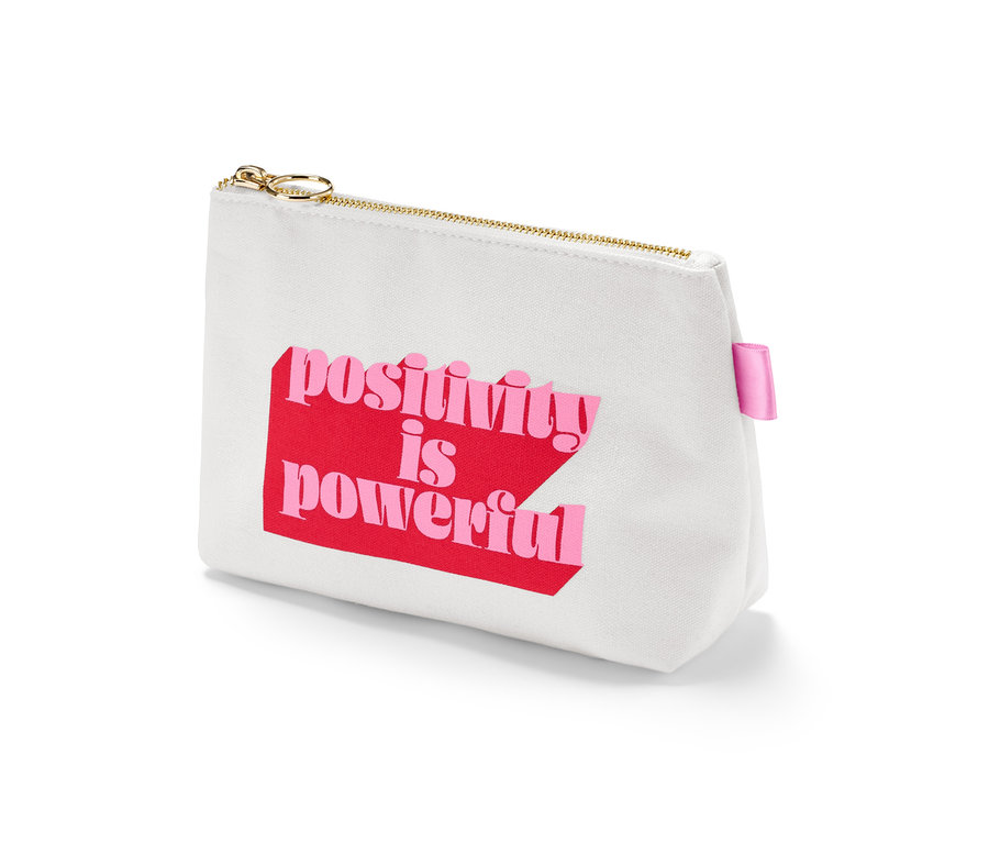 Weiße Kosmetiktasche mit dem Aufdruck "positivity is powerful".
