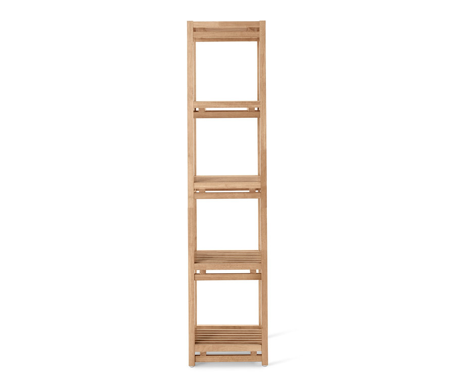 Ein schmales Standregal mit vier Ablageflächen aus hellem Holz.