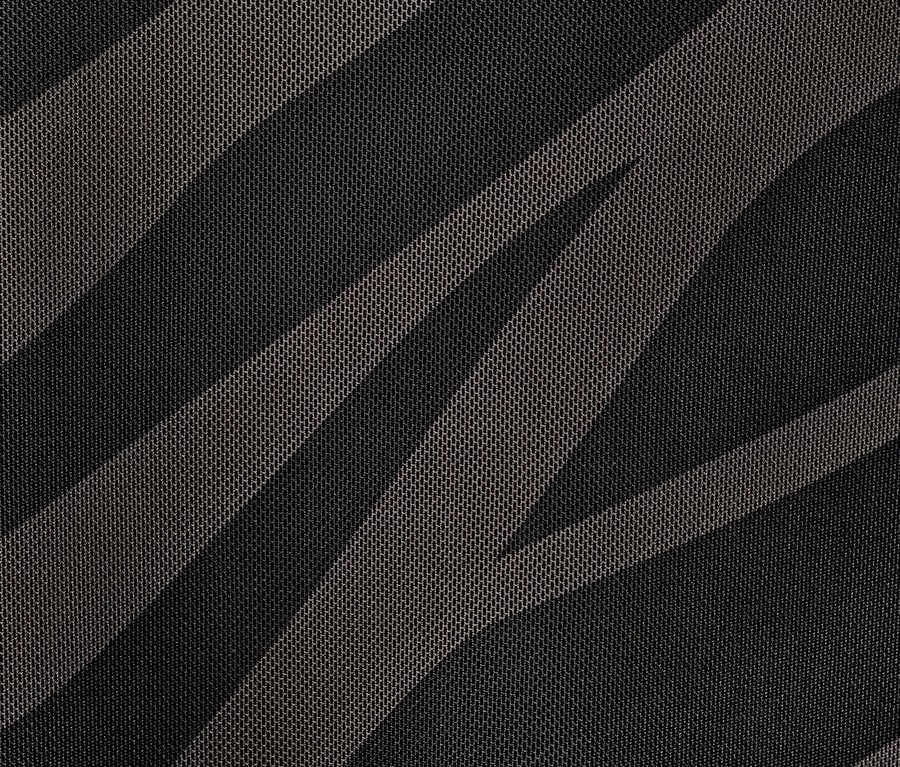 Detailansicht eines bedruckten Mesh-Rollkragenshirts.