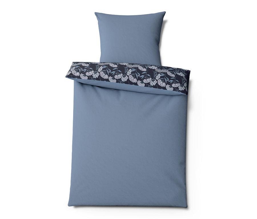 Eine blaue Winterjersey-Bettwäsche in Normalgröße mit Blumenmuster.