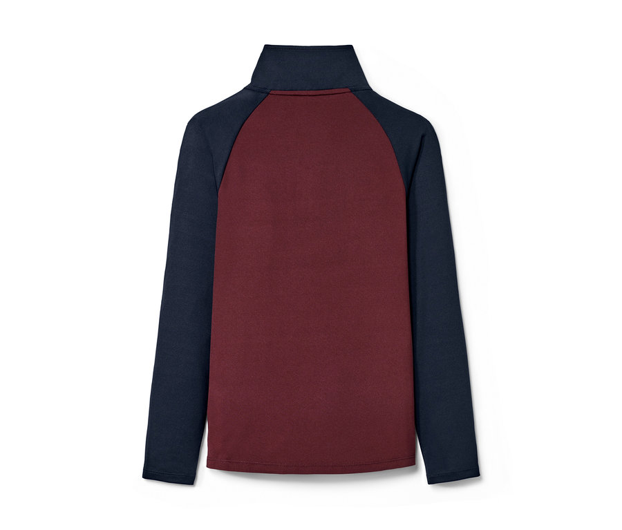 Detailansicht eines Kinder-Reit-Funktionsshirts mit bordeauxfarbenem Rumpf und dunkelblauen Ärmeln.