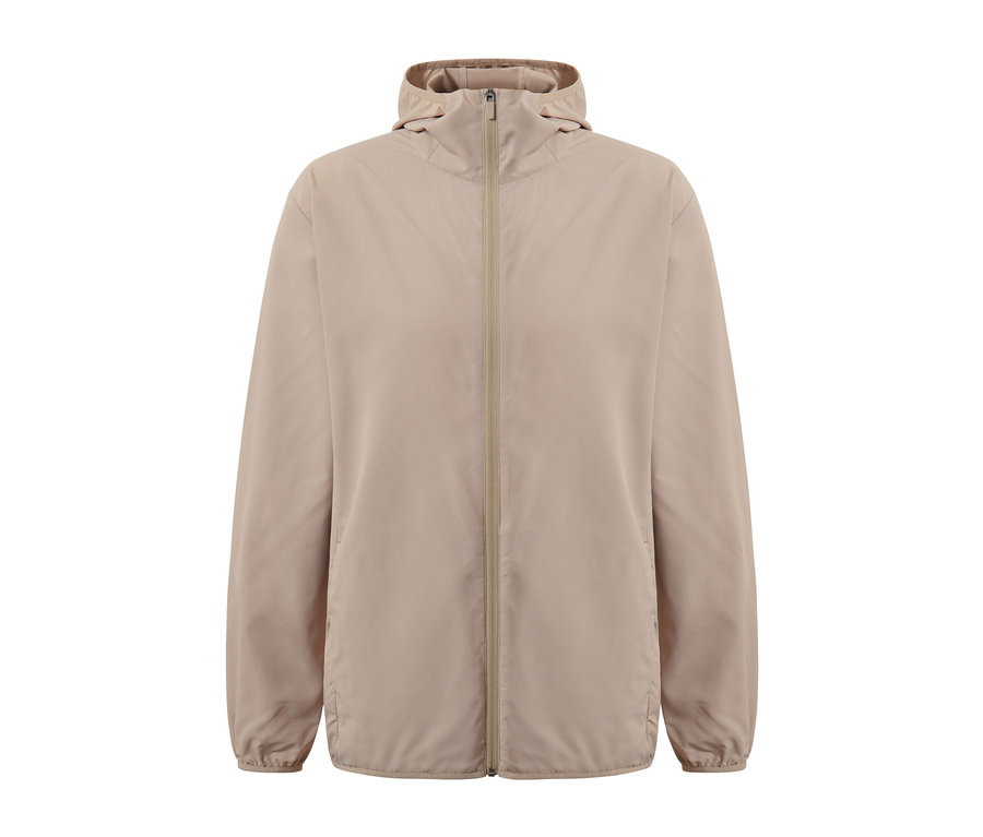 Beige Funktionsjacke »pack me« mit Kapuze und Reißverschluss in der Mitte.
