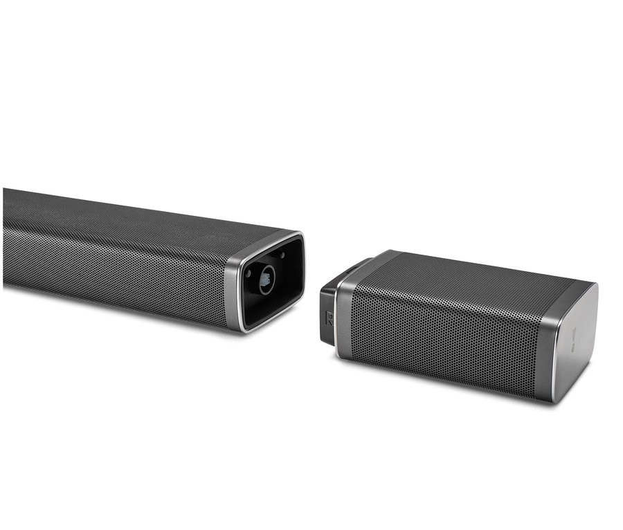 Schwarzer JBL BAR 5.1 – 5.1-Kanal 4K Ultra HD-Soundbar mit kabellosen Surround-Lautsprechern auf weißem Hintergrund.