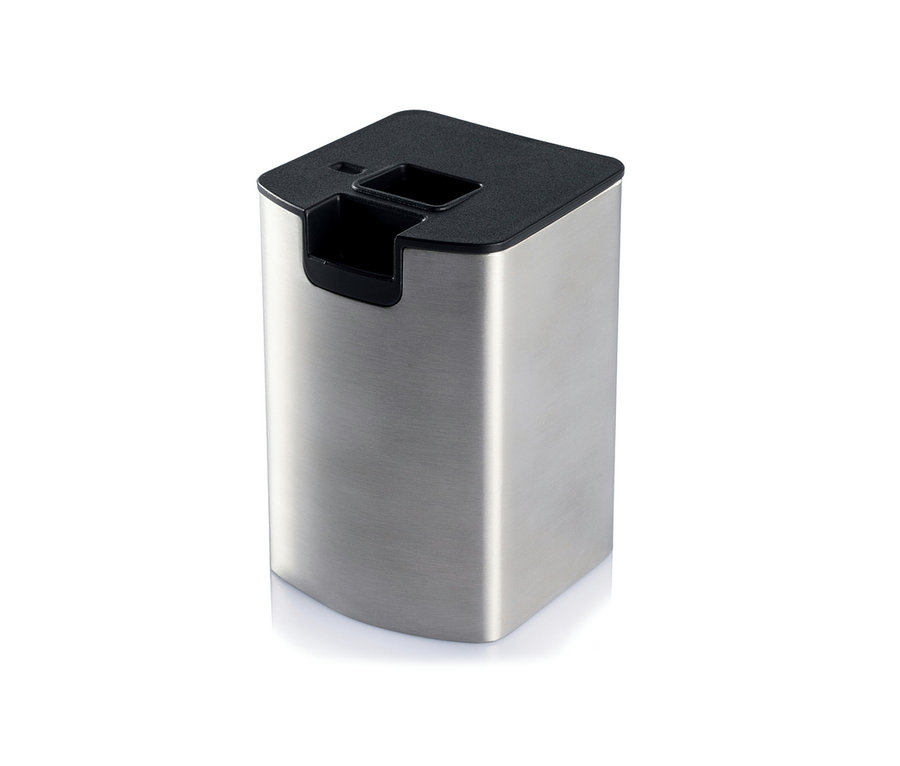 Wilfa Kaffeemühle »Svart Uniform« in Silber mit schwarzem Deckel.