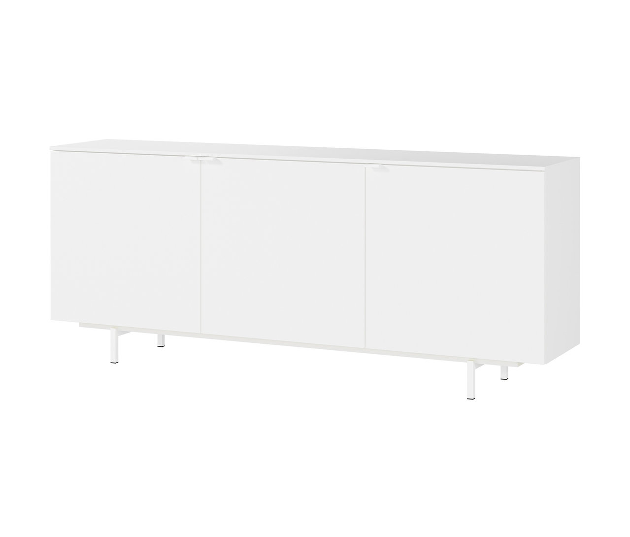 Weißes Sideboard mit drei Türen steht auf dem Boden.