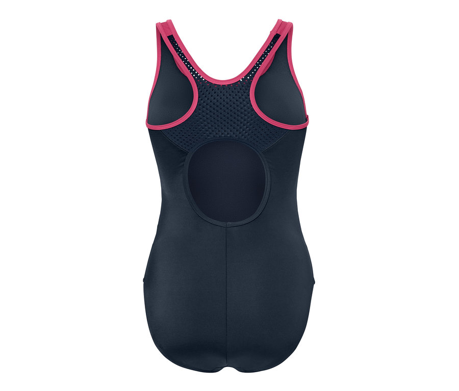 Detailansicht der Rückseite eines Sport-Badeanzugs mit rosa Akzenten.