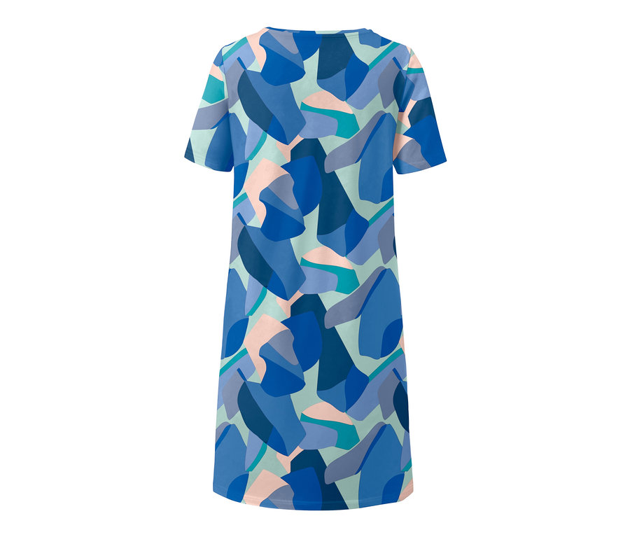 Blaues Nachthemd mit Muster und kurzen Ärmeln.