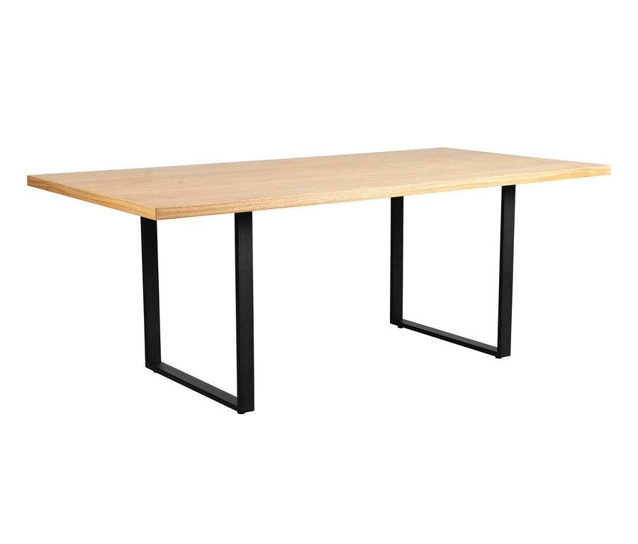 Rechteckiger Eglo Tisch Sitottot mit heller Holztischplatte und schwarzen Metallbeinen.