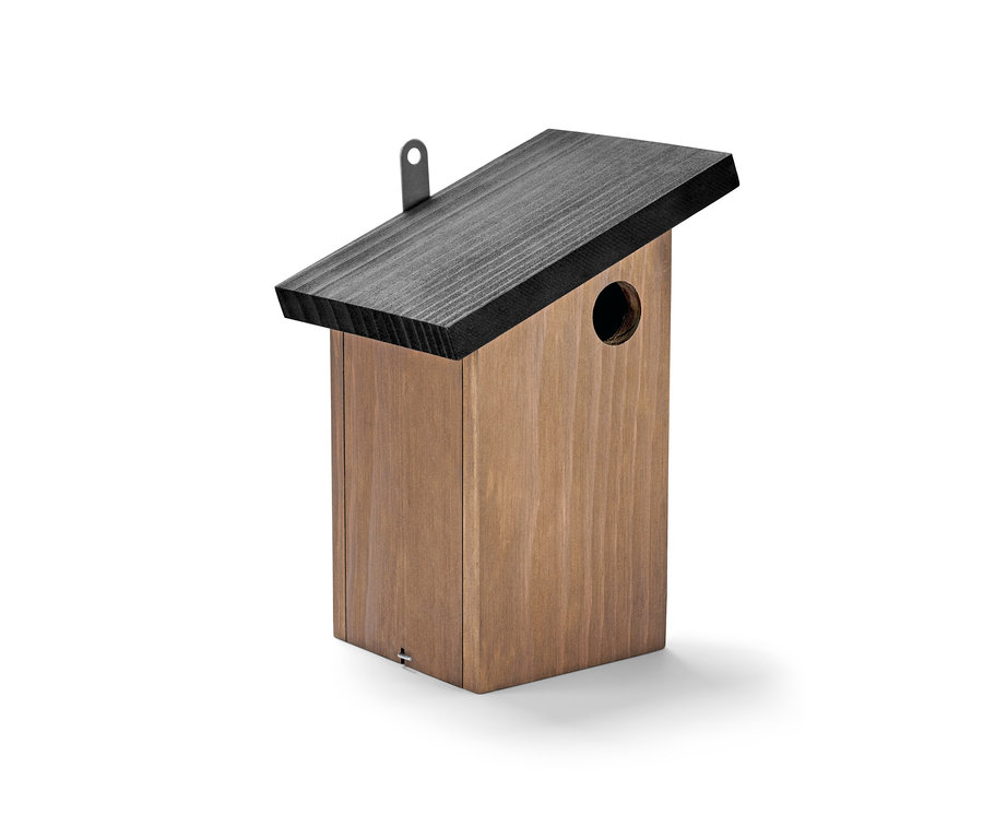 Ein modernes Vogelhaus mit schwarzem Dach und braunen Holzwänden.