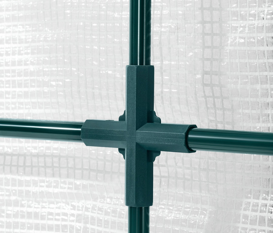 Detailansicht eines grünen Anlehn-Pflanzenschutz-Zelts mit weißem Netz im Hintergrund.