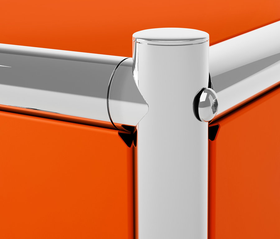 Detailansicht von Sideboard Metall »CN3« mit 4 Klappenfächern.