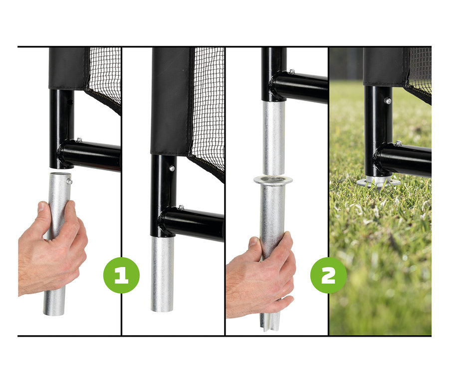 Mann montiert EXIT Coppa Fußballtor.