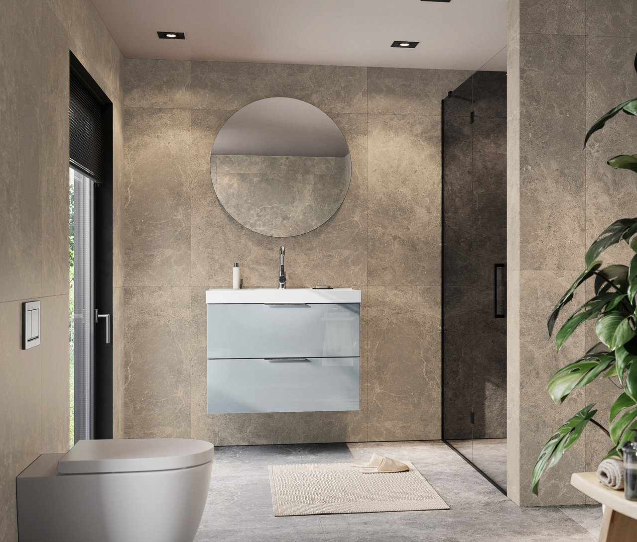 Badezimmer mit Toilette, Waschbeckenunterschrank, Spiegel und Dusche vor gefliester Wand.