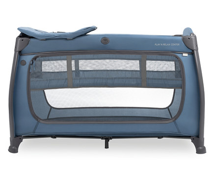 Ein blaues Reisebett mit der Aufschrift "PLAY N RELAX CENTER" auf weißem Hintergrund.