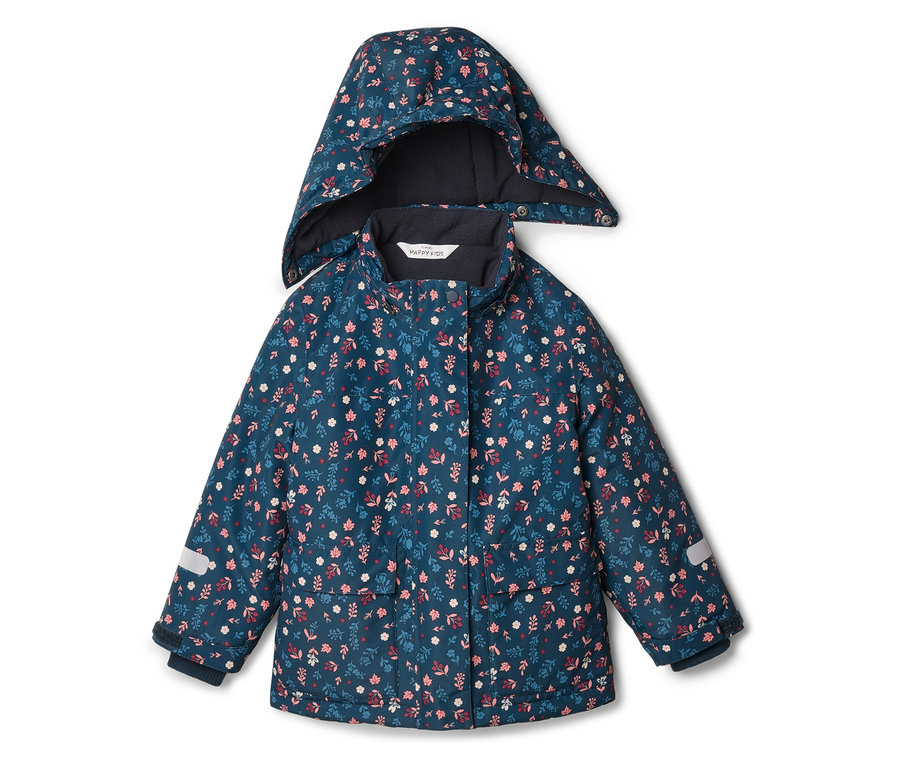 Blau gemusterte Kinderjacke mit Kapuze liegt auf weißem Grund. Die Jacke ist mit rosa und weißen Blumen bedruckt.