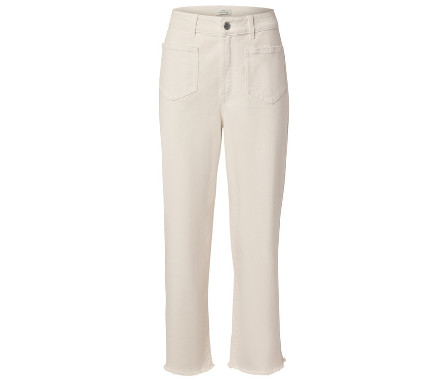 Beige Jeans mit geradem Bein und Fransen an den Beinenden.