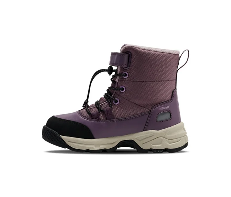 Ein einzelner pflaumenfarbener hummel® Schneestiefel Snow Boot Tex mit schwarzen Schnürsenkeln, Klettverschluss und beiger Sohle.