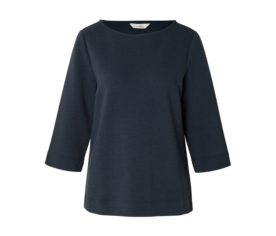 Dunkelblaues, strukturiertes Shirt mit U-Boot-Ausschnitt und Dreiviertelärmeln.