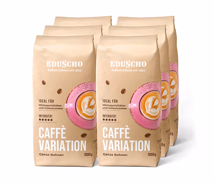 Sechs beigefarbene Packungen EDUSCHO CAFFÈ VARIATION Ganze Bohnen Kaffee, je 1000g, mit rosa Latte Art Design und der Angabe "IDEAL FÜR Milchspezialitäten und Vollautomaten" sowie einer Intensität von 4/5.