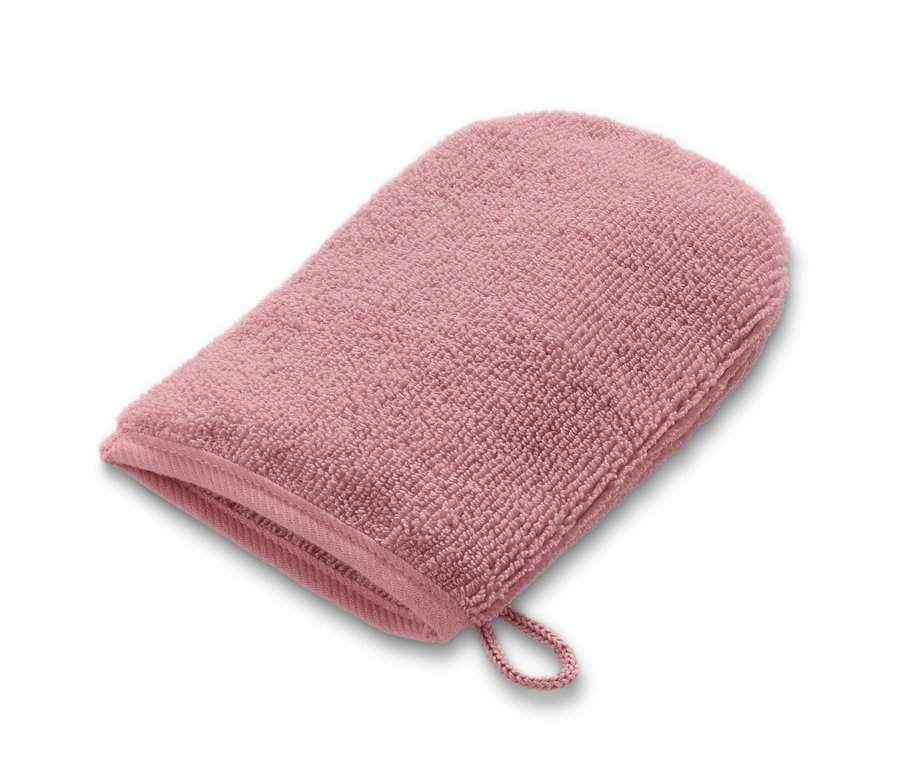 Rosa Microfaser-Abschminkhandschuh auf weißem Hintergrund.