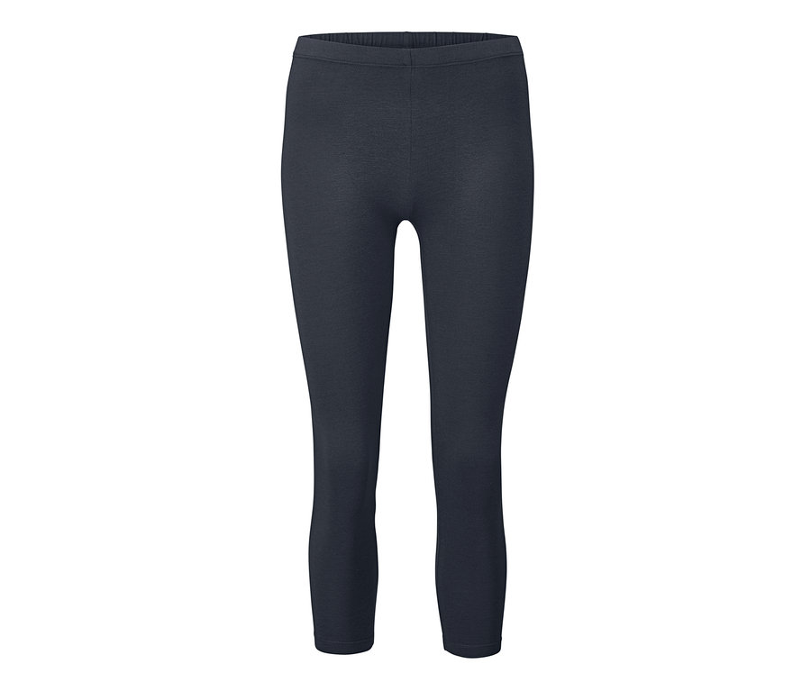 Dunkelblaue 3/4-Pyjamahose auf weißem Hintergrund.